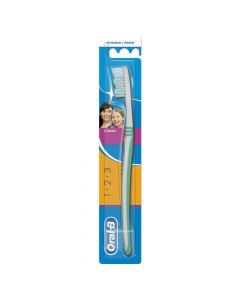 Toothbrush 40 Medium, Classic, Oral-B, plastic, 22x5 cm, green, 1 piece